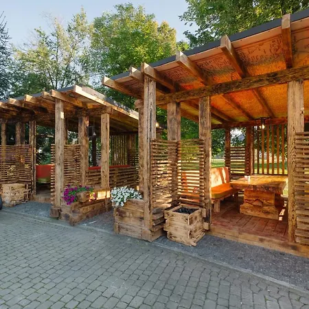 Zhyva Voda 4*