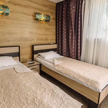 Zhyva Voda 4*