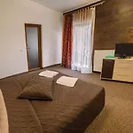 Zhyva Voda 4*