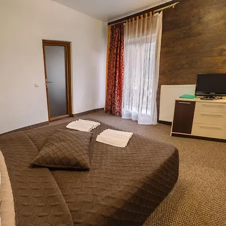 Zhyva Voda 4*